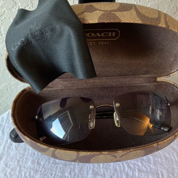 Coach: Black Bleeker (S322) Sunglasses- Case & Cleaning Cloth- lenses have marks - Picture 12 of 16